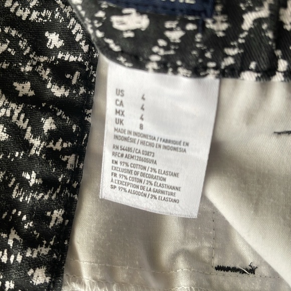 American Eagle Outfitters Black and White Patterned Women Shorts - Picture 5 of 6